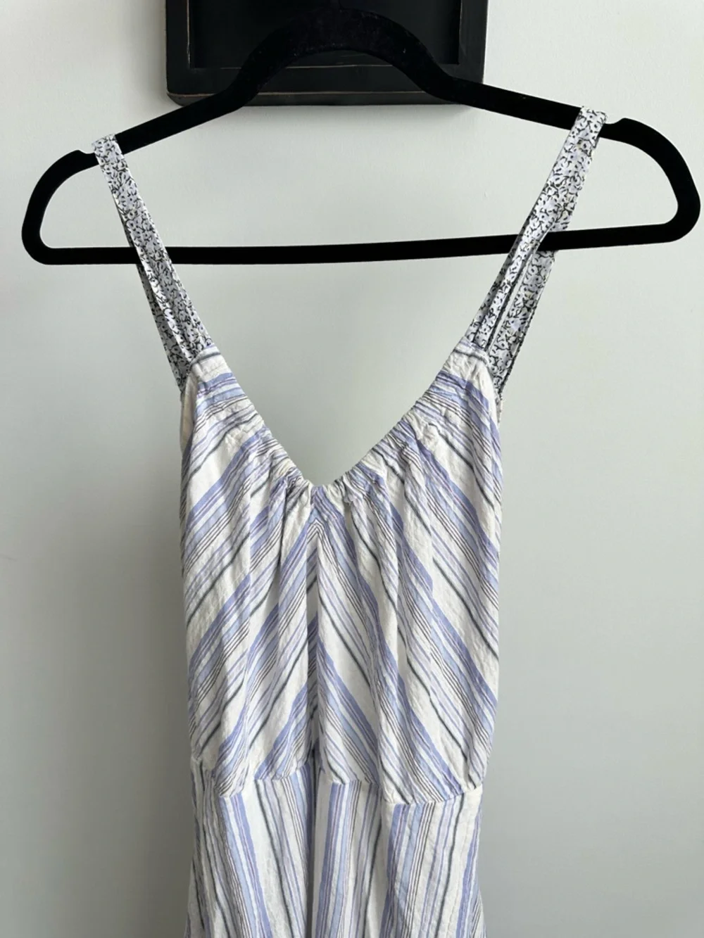 La Vie Rebecca Taylor Blue & White Striped Midi Dress | V-Neck Flowy Sundress - Picture 3 of 16